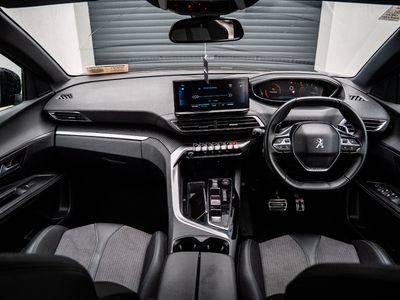 2024 Peugeot 5008