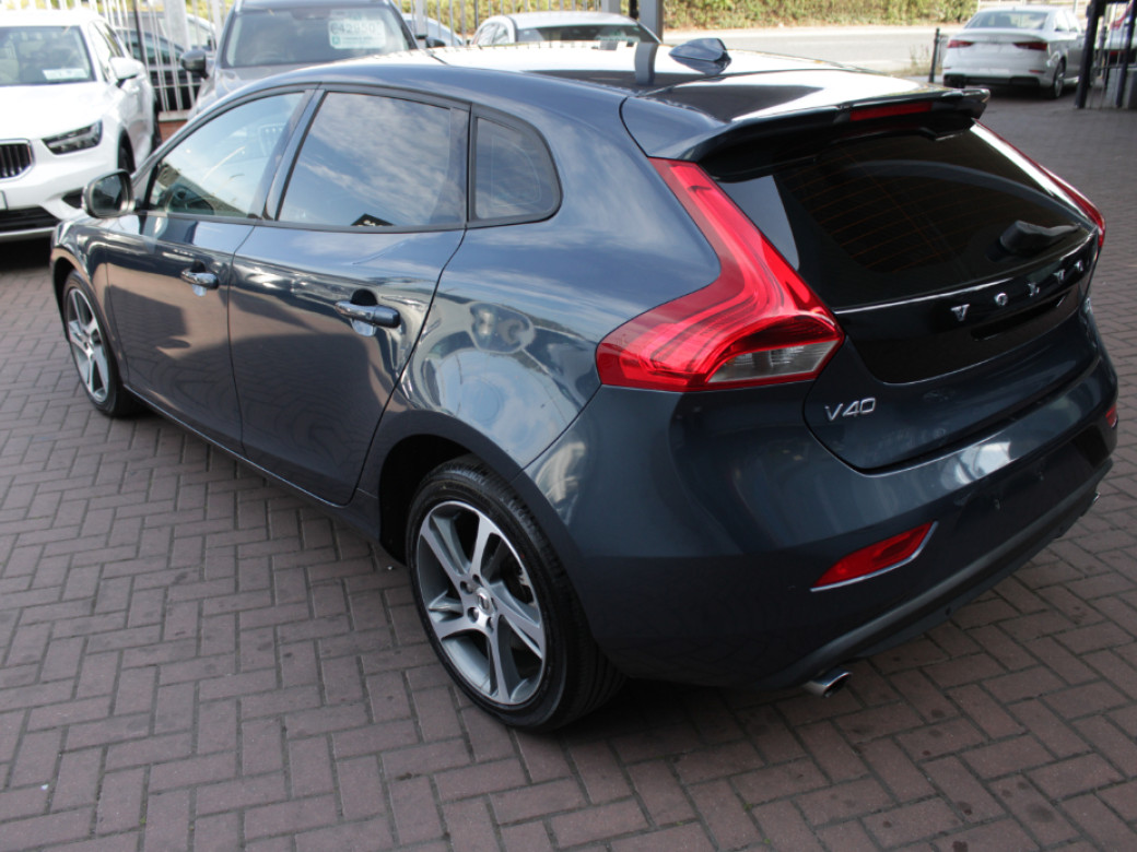 2019 Volvo V40