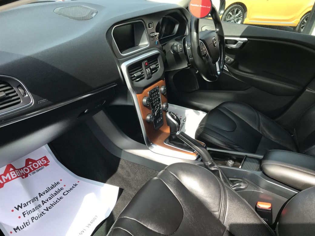 2018 Volvo V40