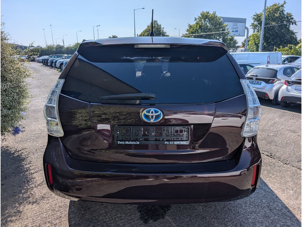 2014 Toyota Prius Alpha