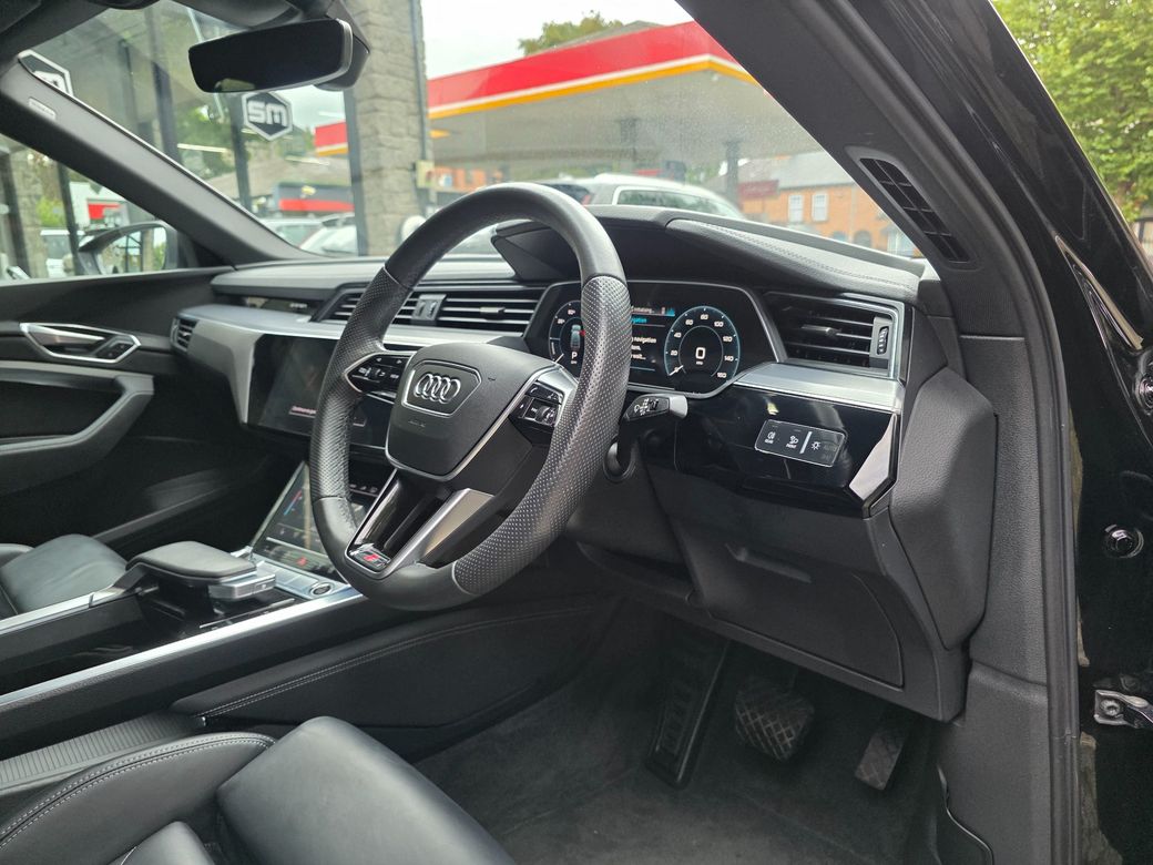2022 Audi e-tron