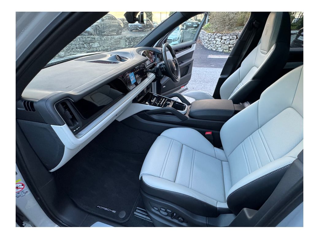 2024 Porsche Cayenne