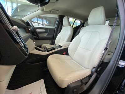 2020 Volvo XC40