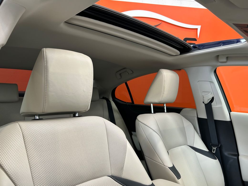 2024 Lexus ES 300h