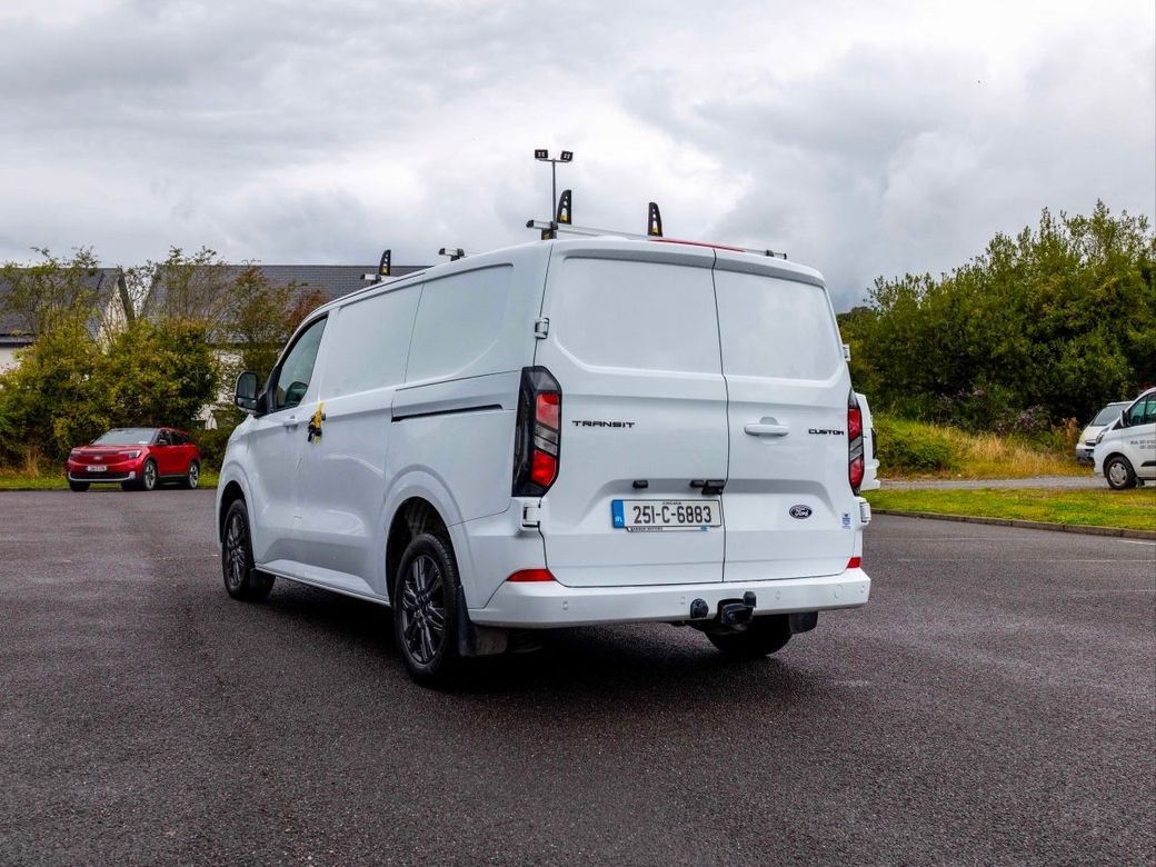 2025 Ford Transit Custom