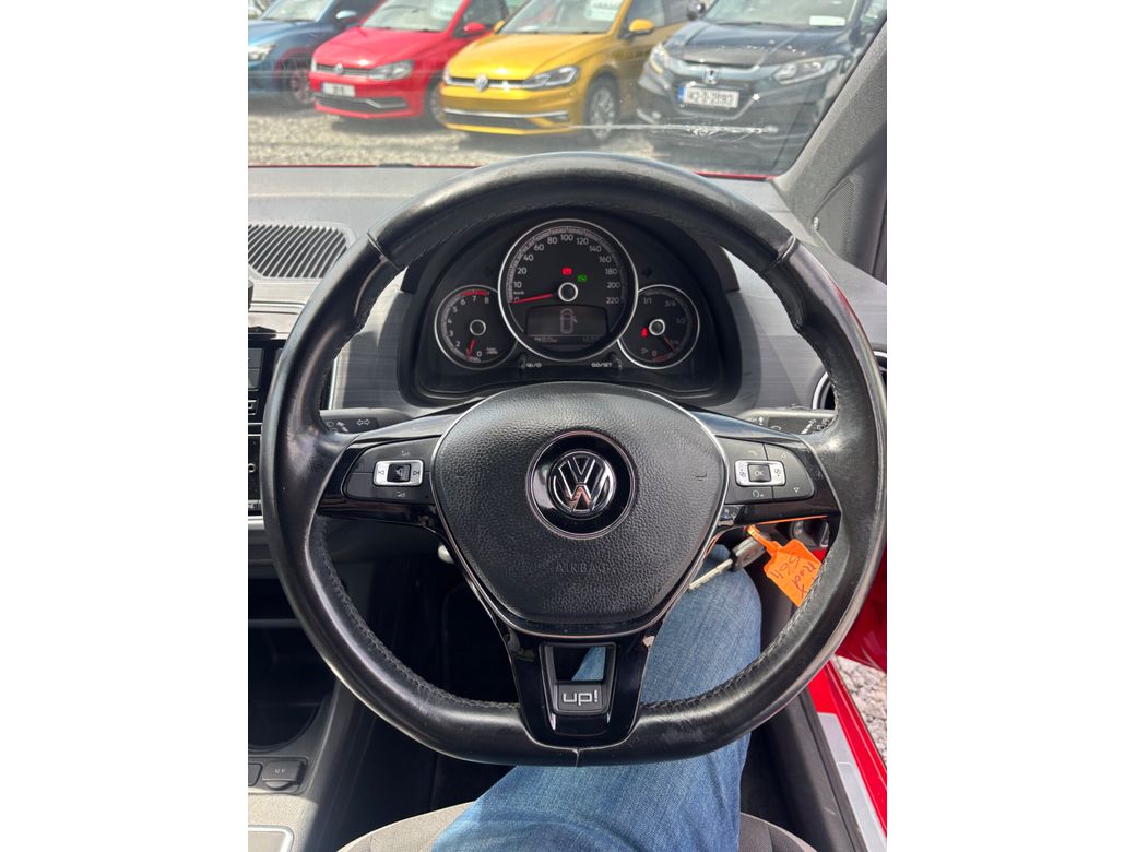 2017 Volkswagen up!