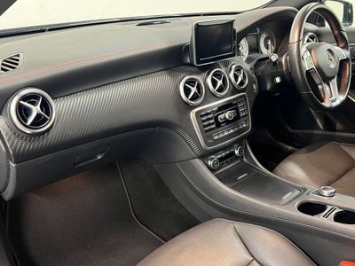 2014 Mercedes-Benz A 180