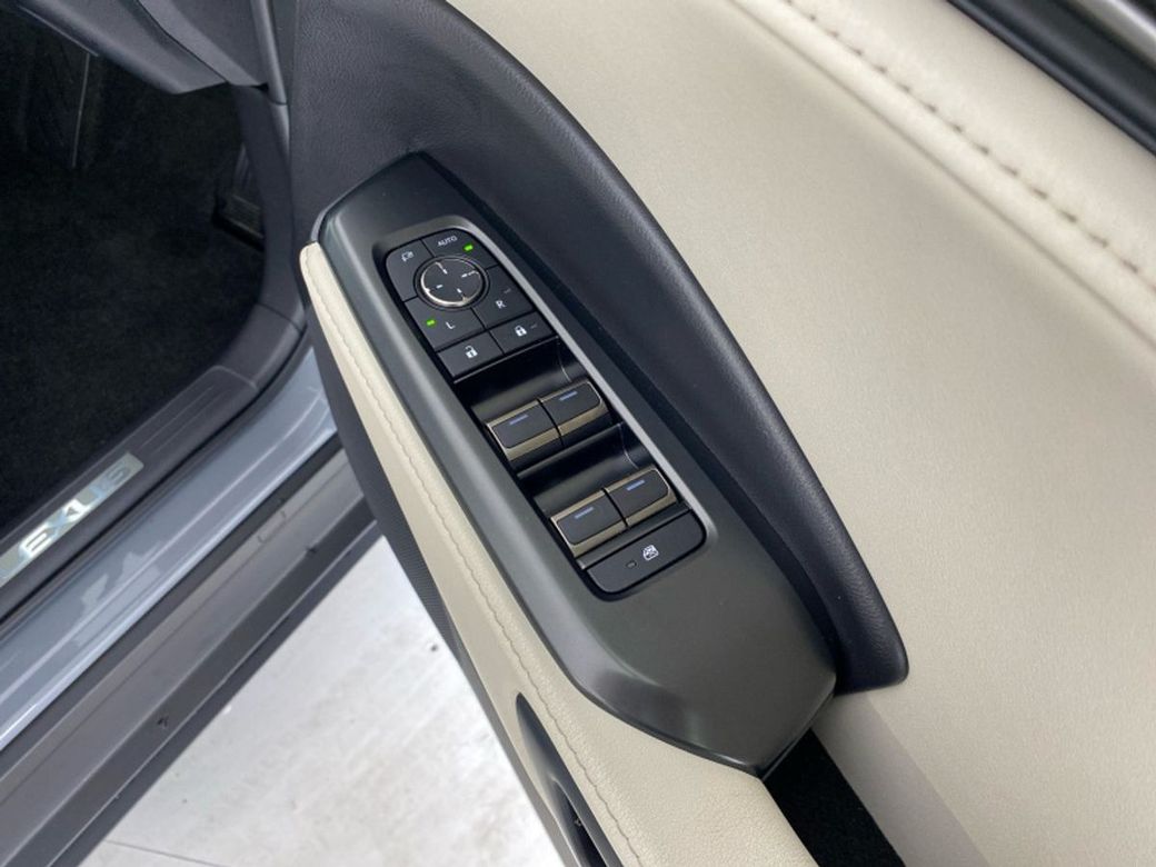 2025 Lexus LBX