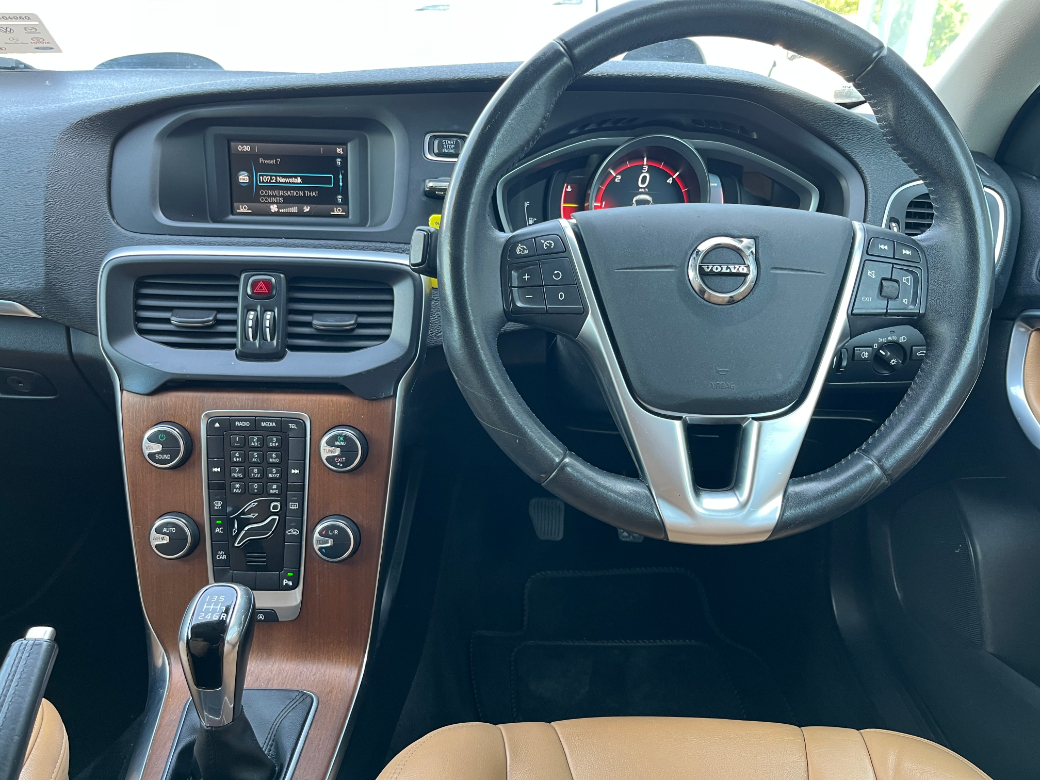 2018 Volvo V40