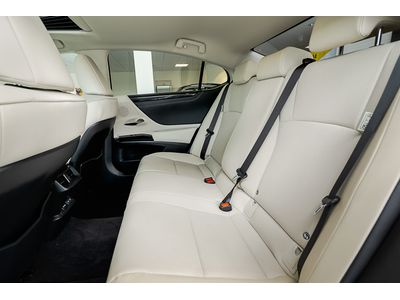 2023 Lexus ES 300h