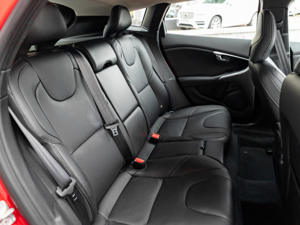 2015 Volvo V40