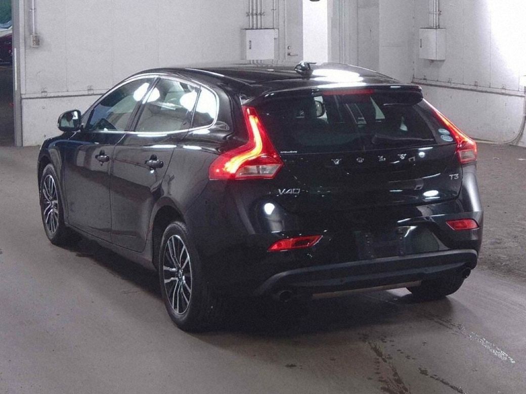 2019 Volvo V40