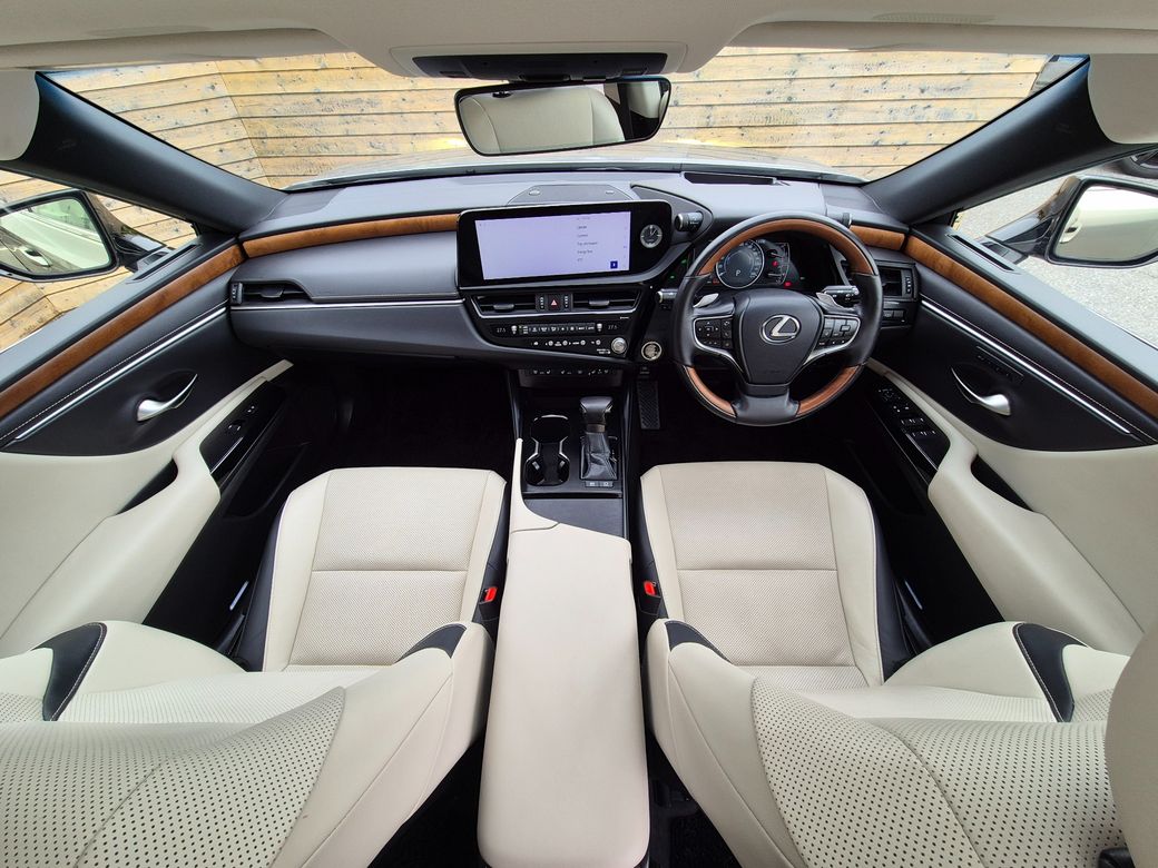 2023 Lexus ES 300h