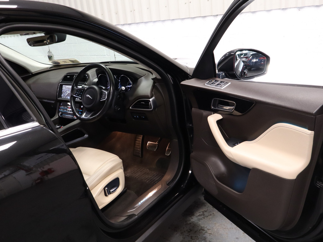 2019 Jaguar F-Pace