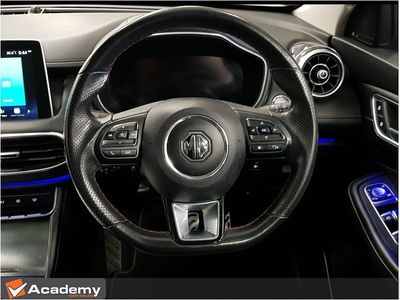 2023 MG HS