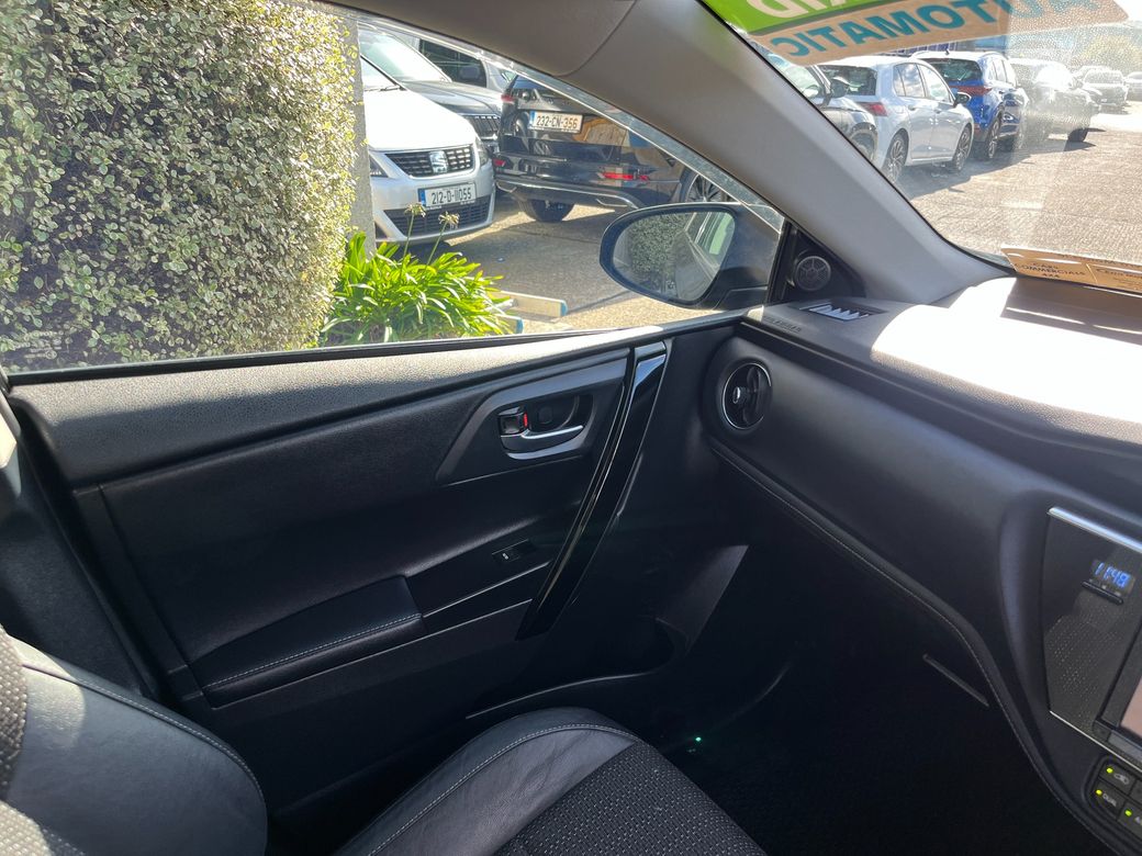 2016 Toyota Auris