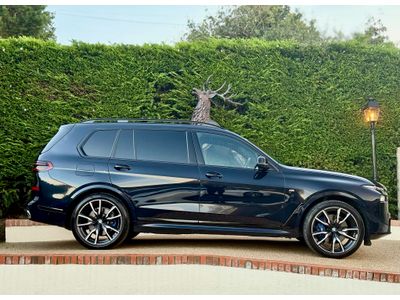 2023 BMW X7