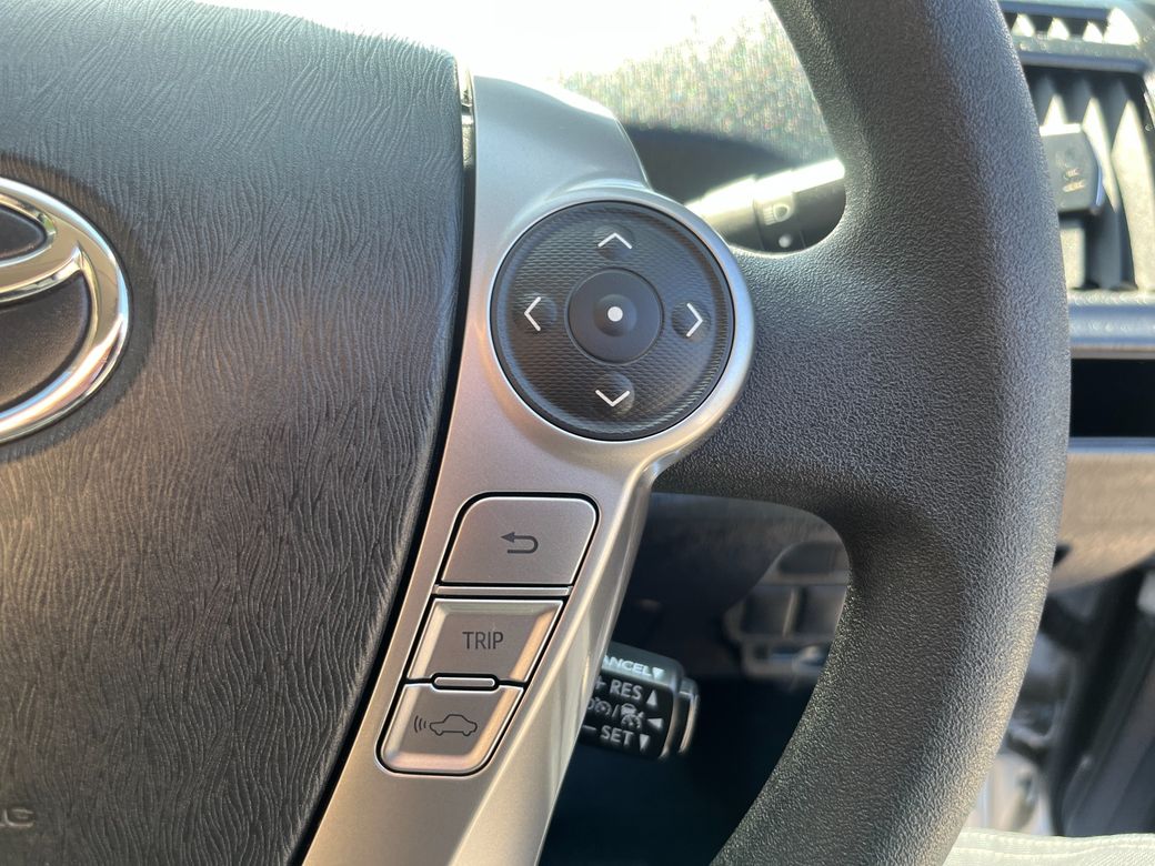 2019 Toyota Prius Alpha