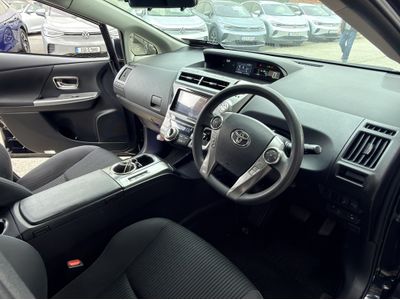 2016 Toyota Prius Alpha