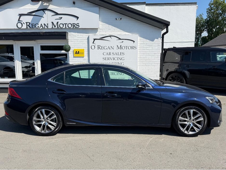 2018 Lexus IS 300h