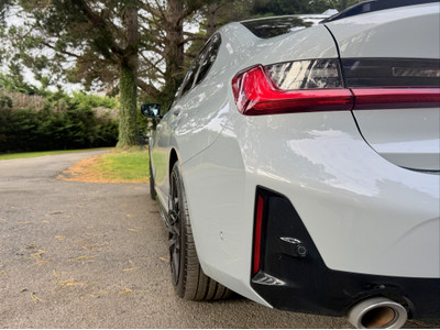 2023 BMW 330