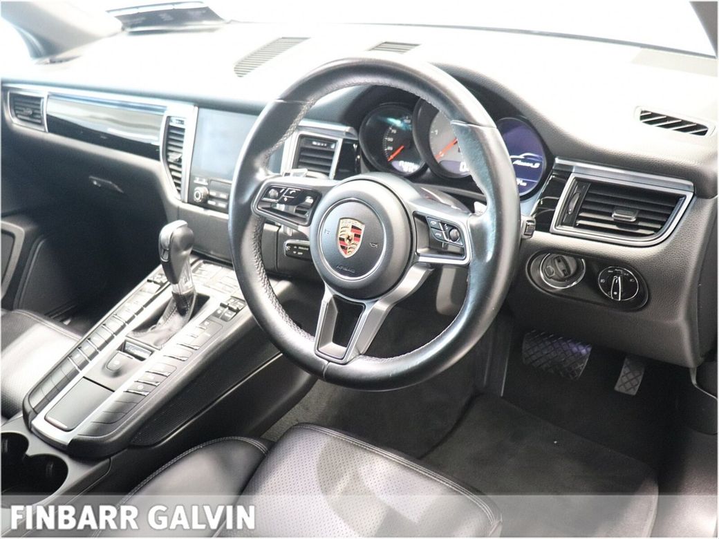 2017 Porsche Macan
