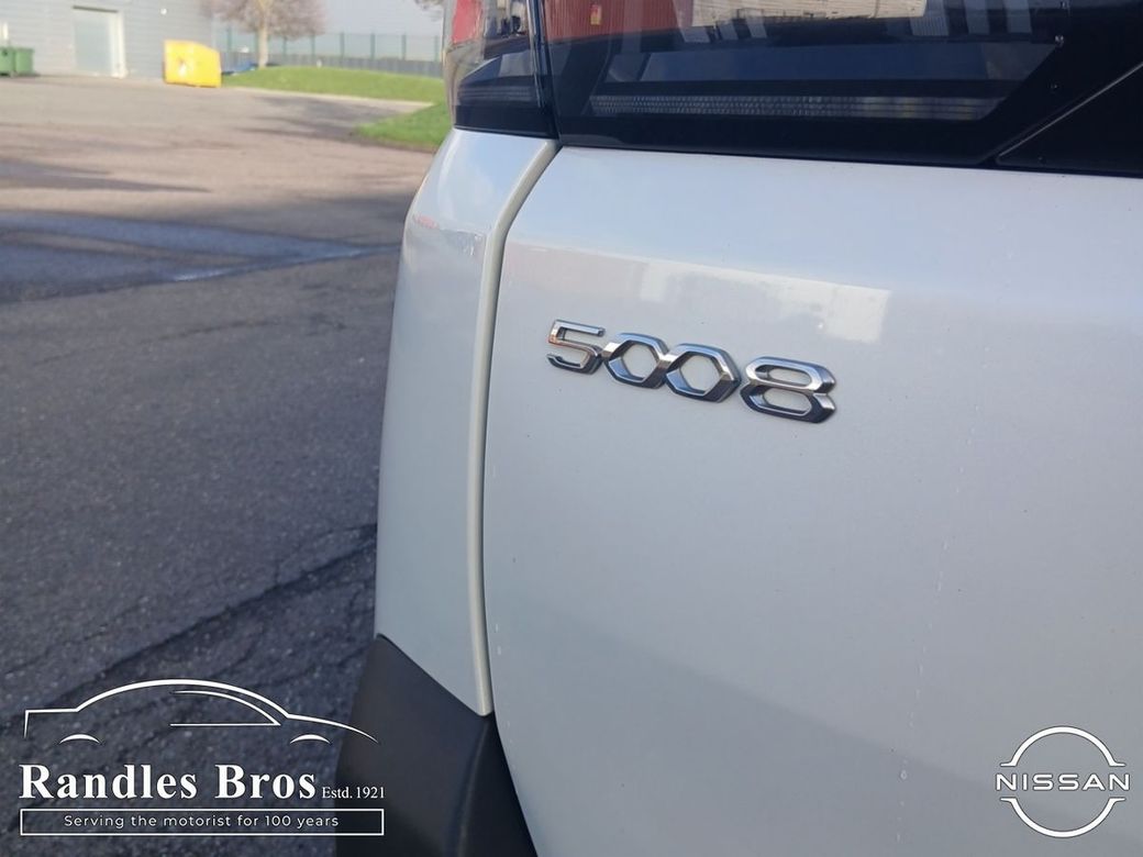2021 Peugeot 5008