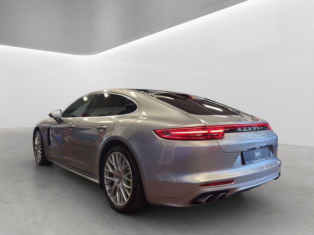 2018 Porsche Panamera
