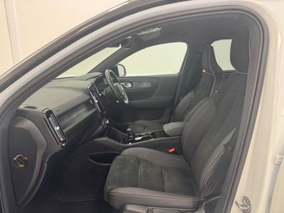 2022 Volvo XC40