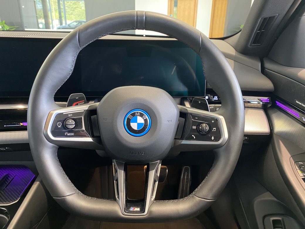 2024 BMW 530