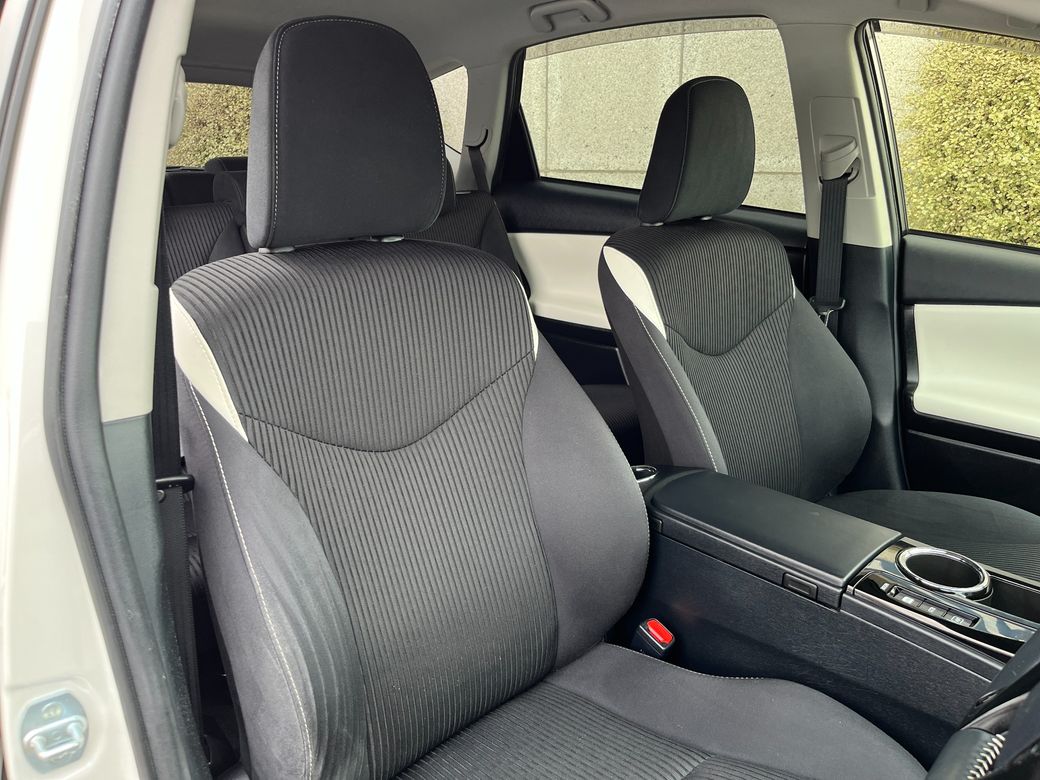 2018 Toyota Prius Alpha