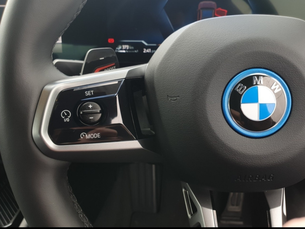 2025 BMW 530