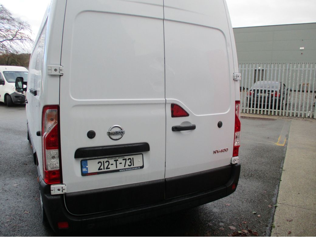 2021 Nissan NV400