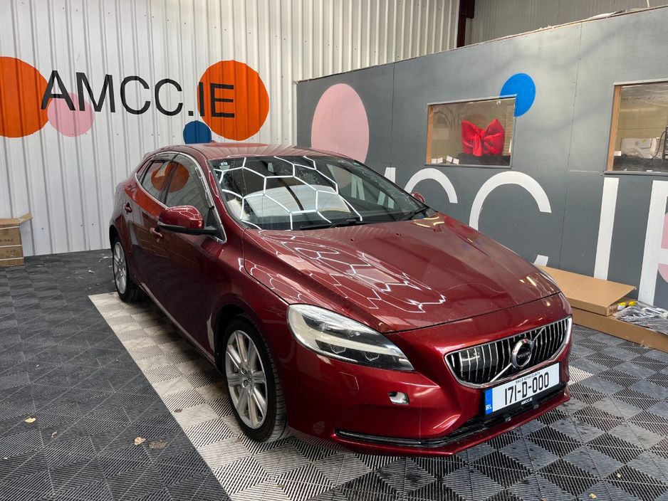 2017 Volvo V40