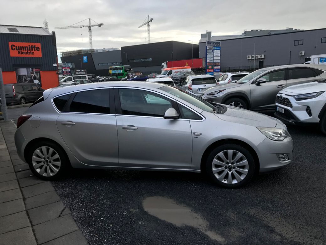 2011 Opel Astra