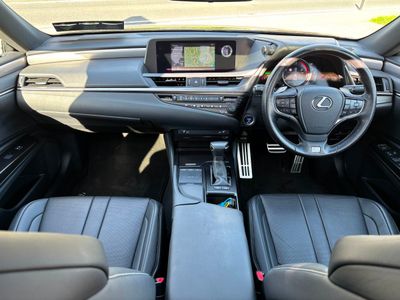 2021 Lexus ES 300h