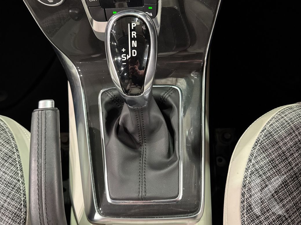 2018 Volvo V40