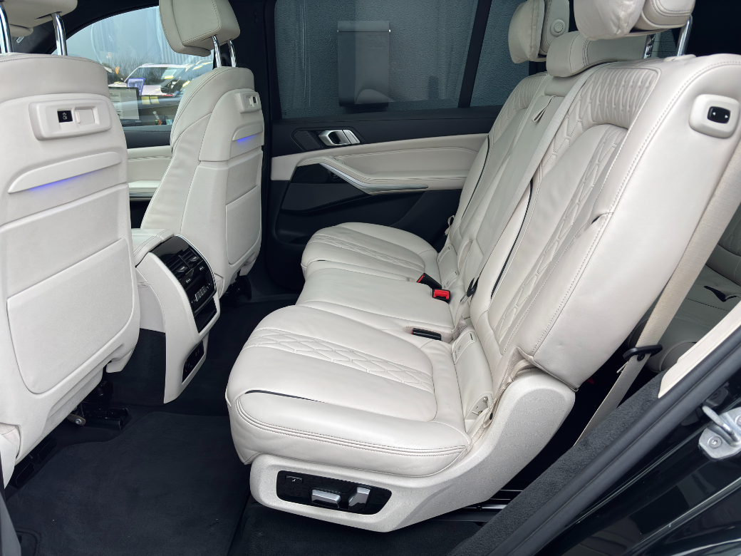 2021 BMW X7