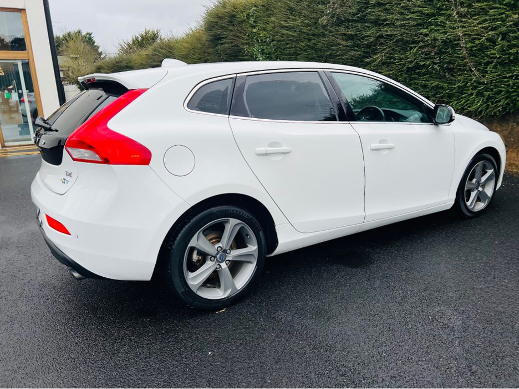 2015 Volvo V40