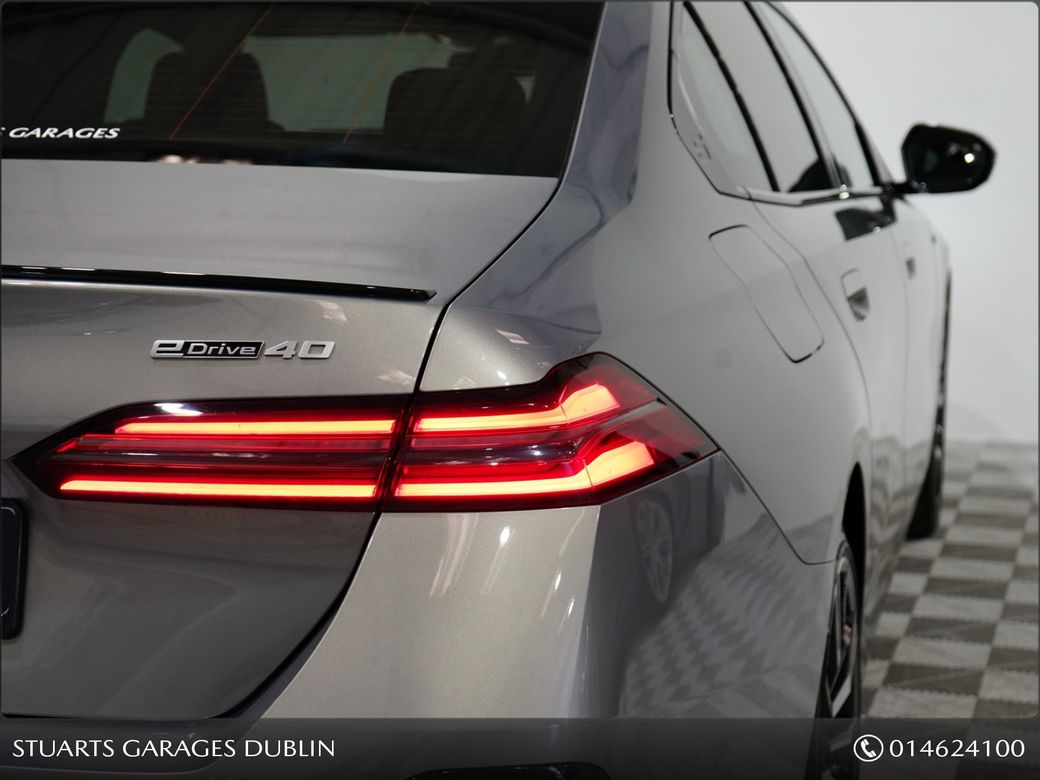 2024 BMW i5