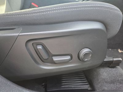 2023 Volvo XC40