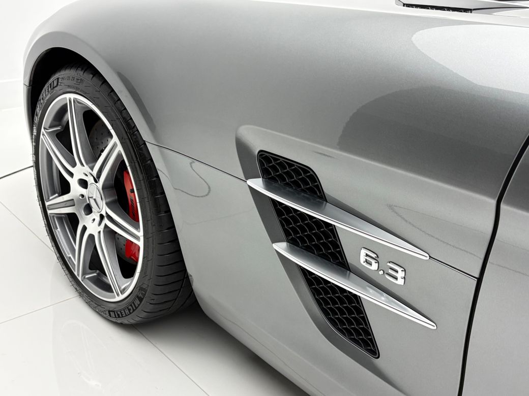 2011 Mercedes-Benz SLS