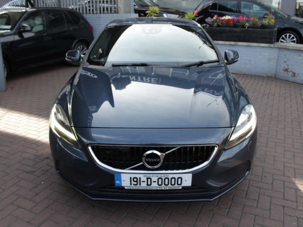 2019 Volvo V40