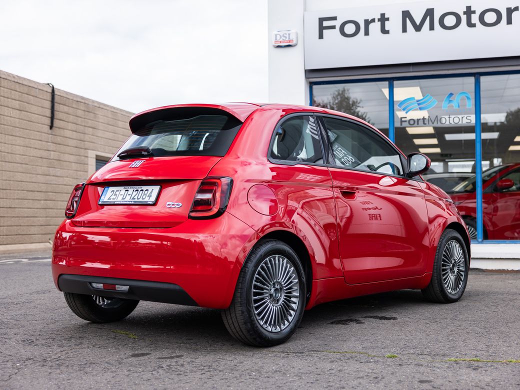 2025 Fiat 500