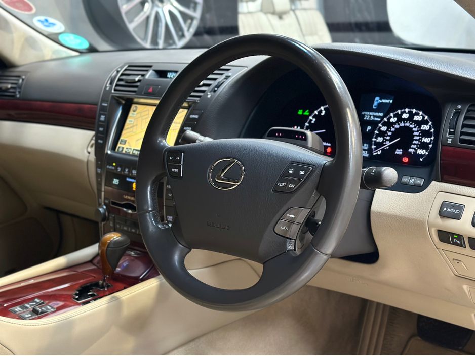 2007 Lexus LS 460