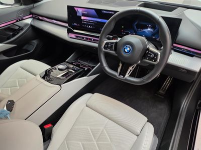 2025 BMW i5