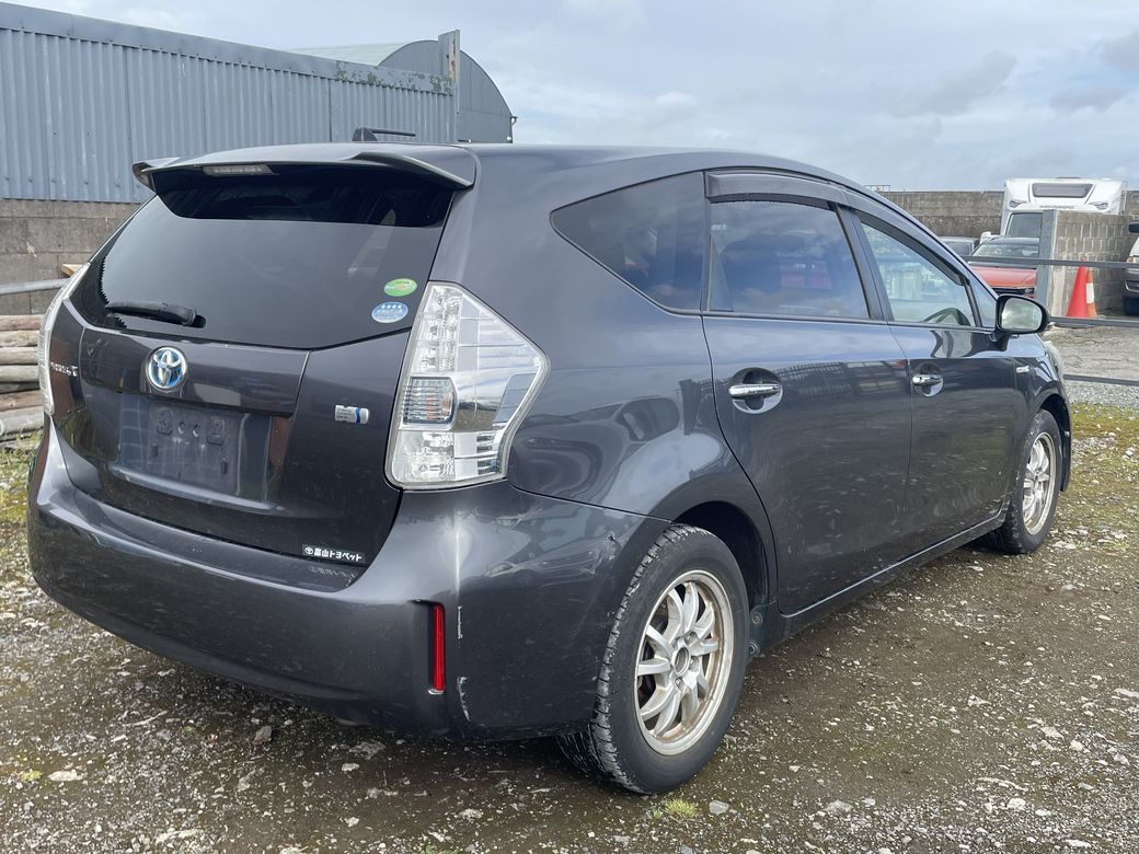 2014 Toyota Prius Alpha