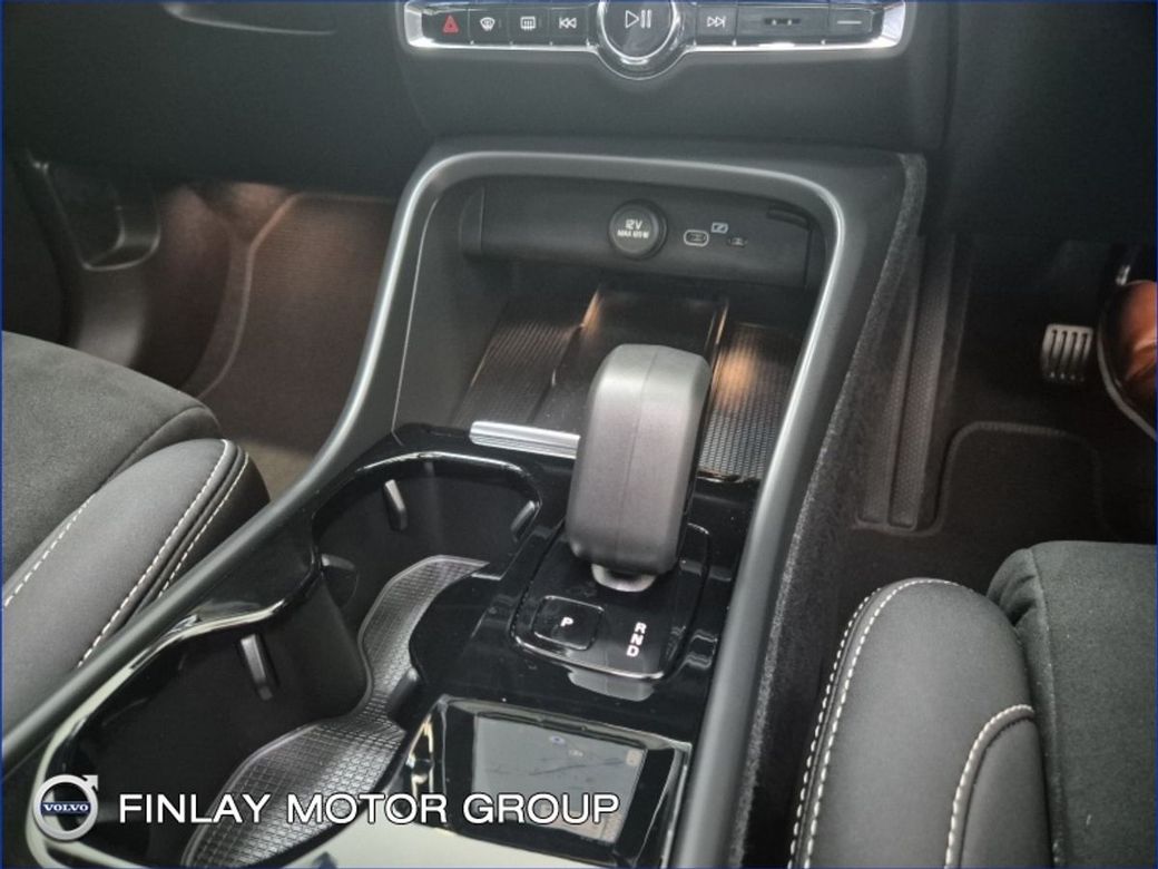 2022 Volvo XC40