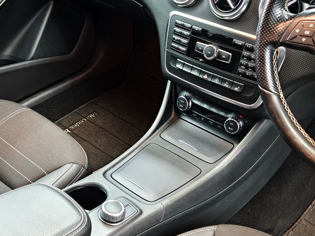 2015 Mercedes-Benz A 180