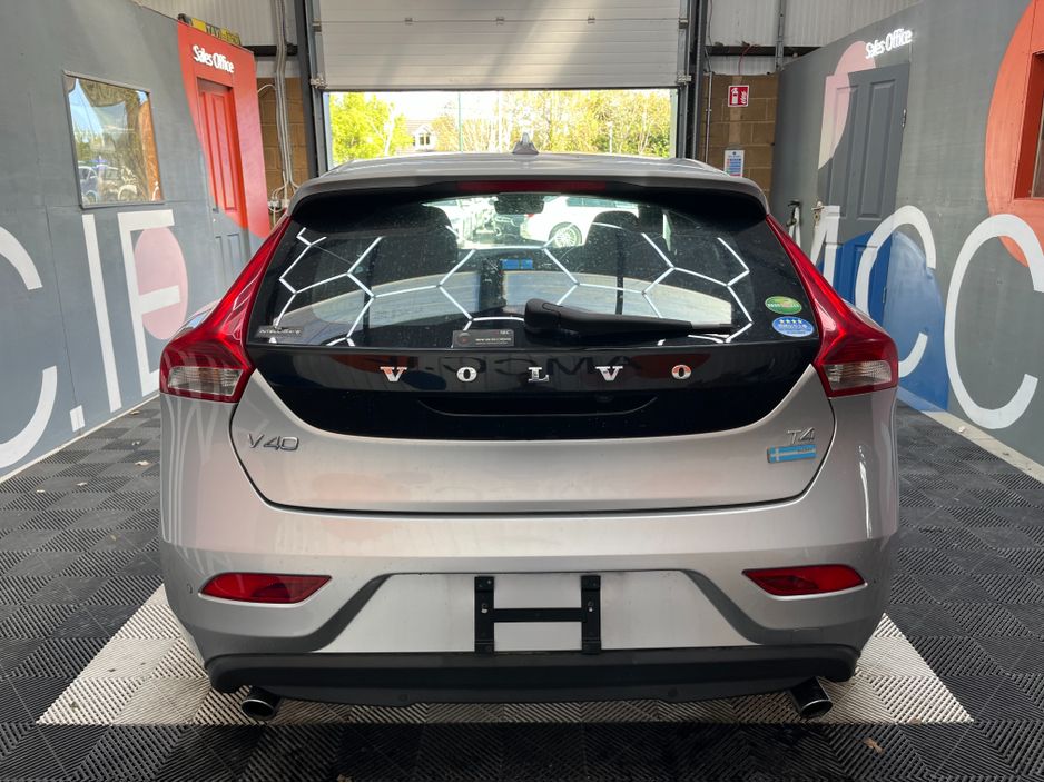 2015 Volvo V40